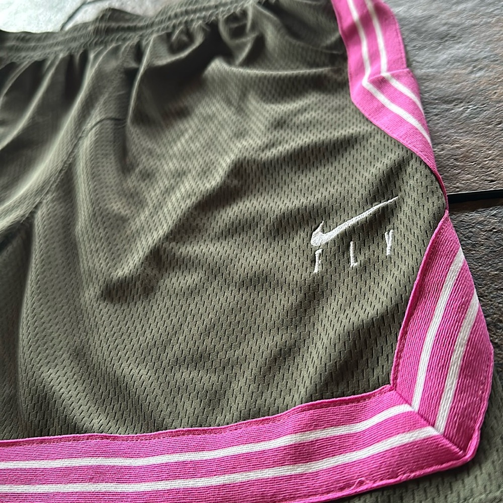 Nike Fly girls size large